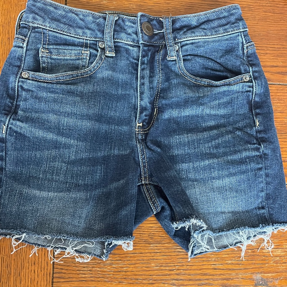American eagle jean shorts. They are a 00